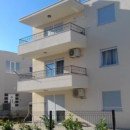 Apartment Oasis *